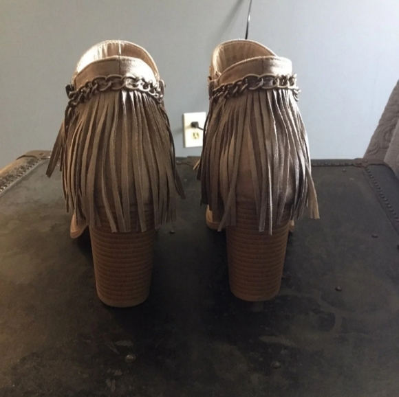 Women's Fringe Boots - Picture 4 of 5